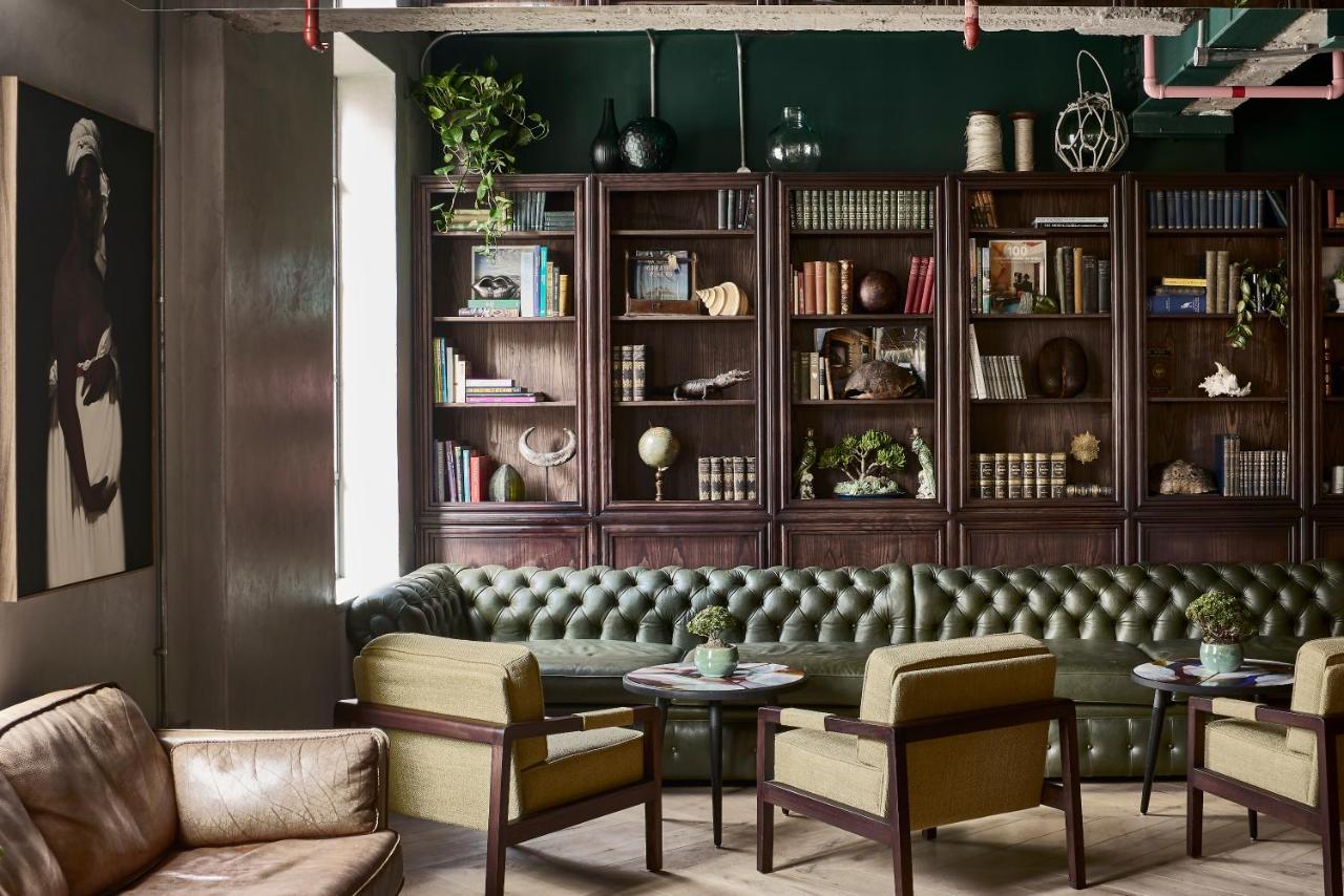 Gorgeous George By Design ™ 5*